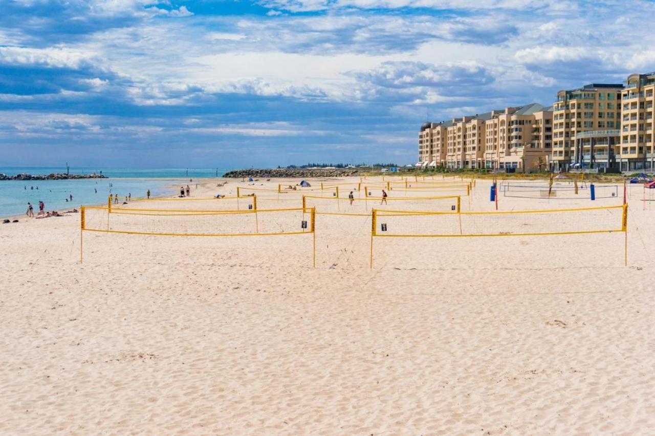 Beachside Luxury Apartments One & Two Bedroom In Beachfront Oaks Pier Building Glenelg Esterno foto