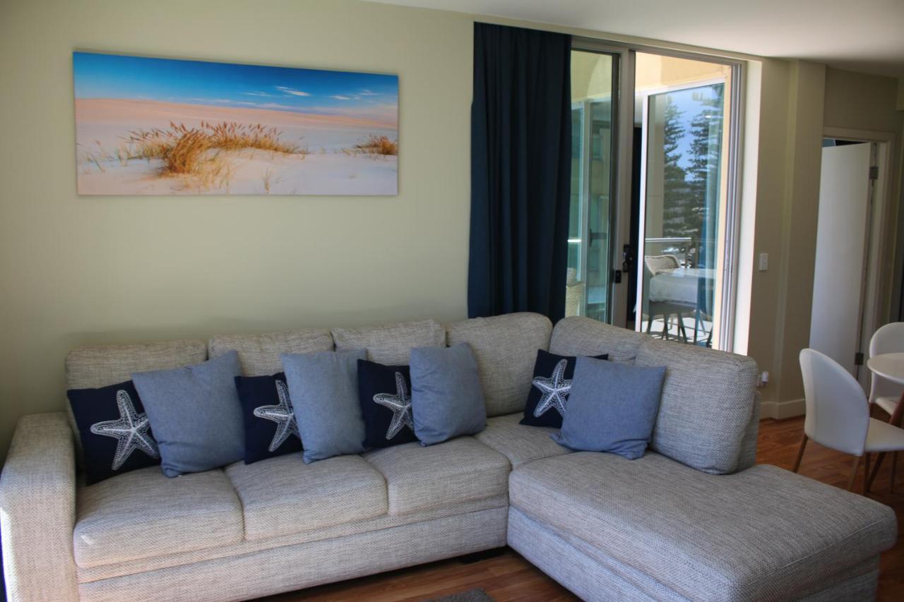 Beachside Luxury Apartments One & Two Bedroom In Beachfront Oaks Pier Building Glenelg Esterno foto