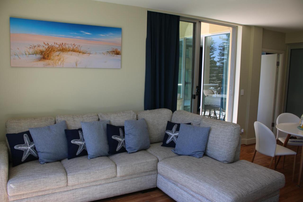 Beachside Luxury Apartments One & Two Bedroom In Beachfront Oaks Pier Building Glenelg Esterno foto