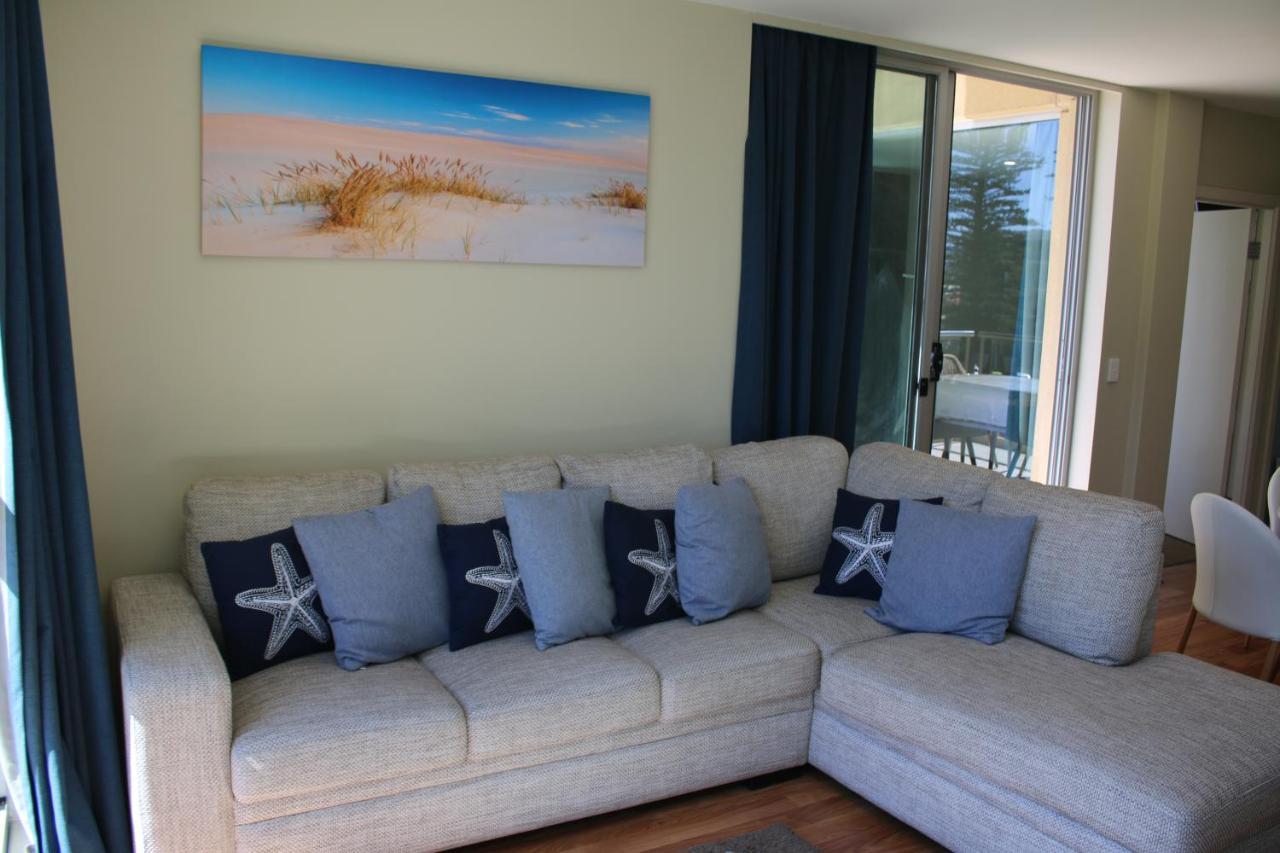 Beachside Luxury Apartments One & Two Bedroom In Beachfront Oaks Pier Building Glenelg Esterno foto